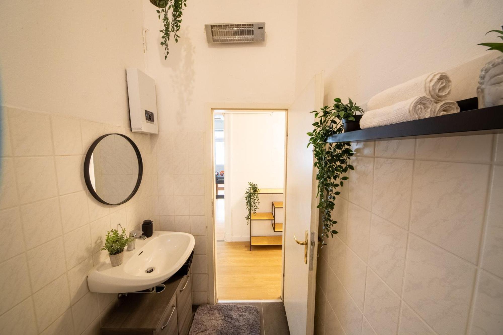 Massagesessel, King-Sized Bed, Billardtisch, 2 Couches Appartement Berlijn Buitenkant foto