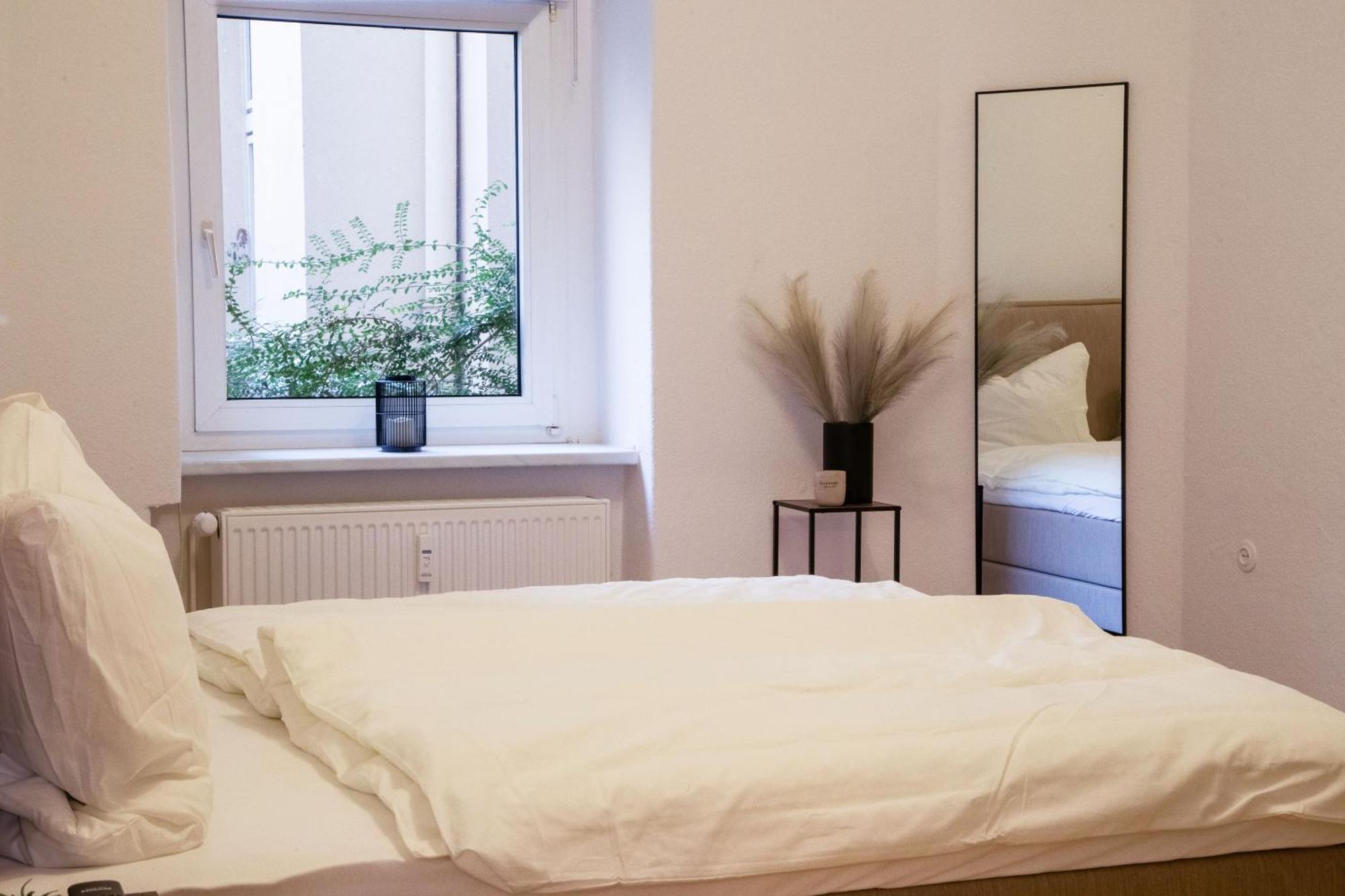 Massagesessel, King-Sized Bed, Billardtisch, 2 Couches Appartement Berlijn Buitenkant foto