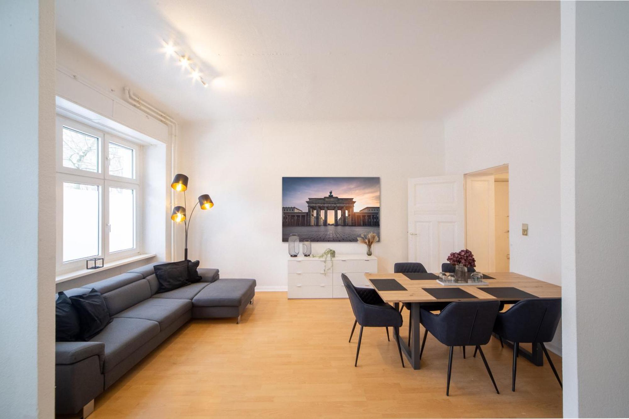 Massagesessel, King-Sized Bed, Billardtisch, 2 Couches Appartement Berlijn Buitenkant foto
